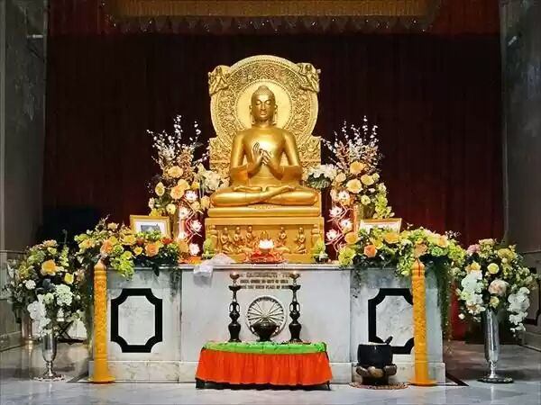 Sarnath Buddhist Temple Varanasi