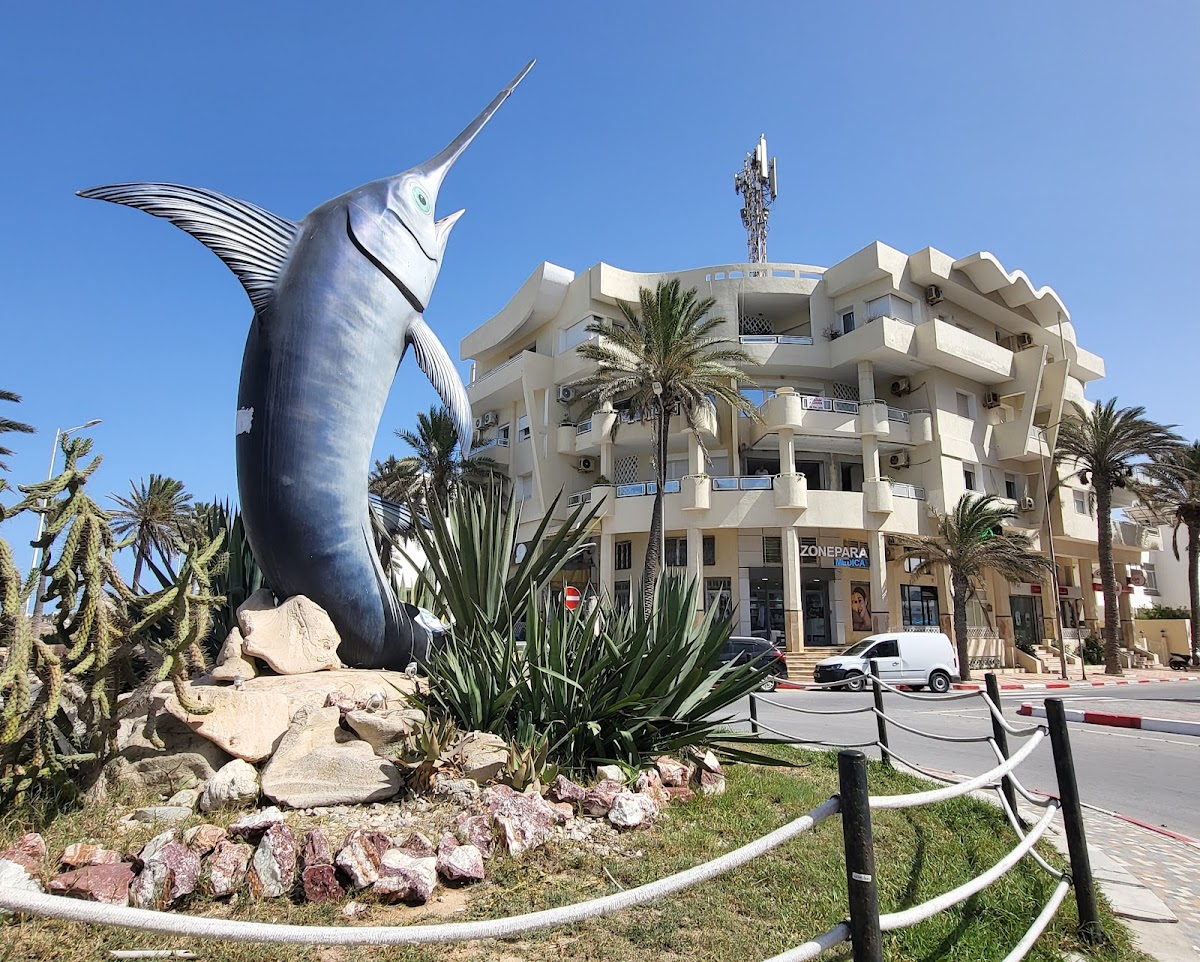 Espadon statue photo 1