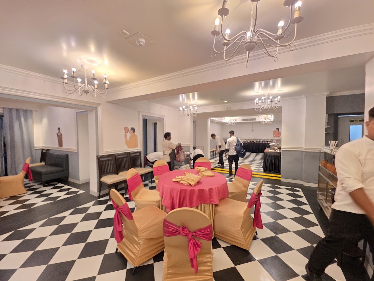 6 Ballygunge Place